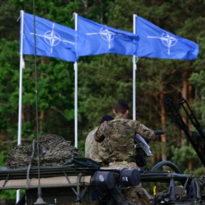 NATO me një paralajmërim të ashpër: Rusia do ta paguajë për vite të tëra