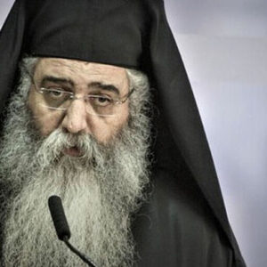 “Duhet për të pastruar fëmijët e djallit”/ Habit prifti grek: Lufta Botërore do të ndodhë!
