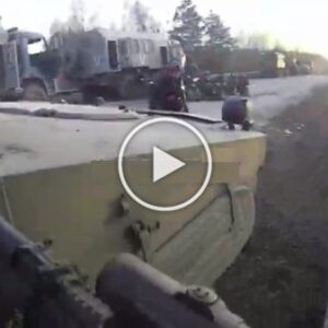 Pamje të Reja/”Shikoni se si ushtarët Rusë mundohen të ikin pasi ushtarët Ukrainas i zunë në pritë”