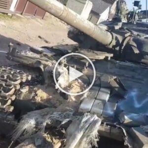 “Tanke ruse të shkatërruara gjithandej nëpër Ukrainë.”/Pamje të Reja