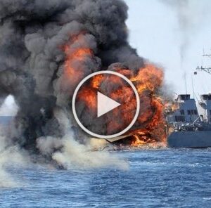 Video/”Shikoni se si Ukraina shkatron nje anije luftarake ruse,pasi kishte vendosur mine detare afer bregdetit.”