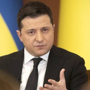 Përshkallëzohet situata në Ukrainë, Zelensky firmos dekretin e jashtëzakonshëm për ndihmë