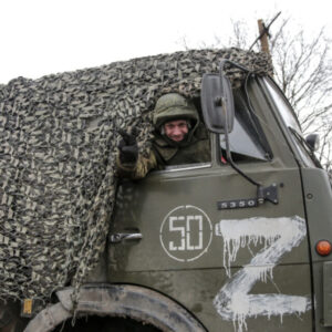 Ushtari rus dorëzon tankun “Z” për ta marr “shpërblimin” që ofron Ukraina