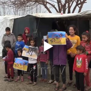 Emocionuese/ Thirrja e fëmijëve sirianë për t’i dhënë fund luftës në Ukrain përloti Botën (VIDEO)