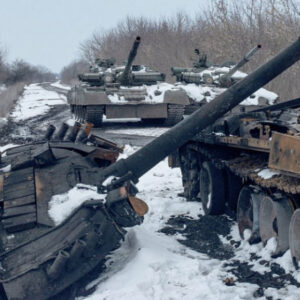 “Rusët po ngrijnë brenda tankeve në temperatura -20 gradë celsius”
