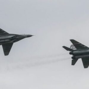 Rusia kërcënon vendet e NATO-s që strehojnë avionët ukrainas