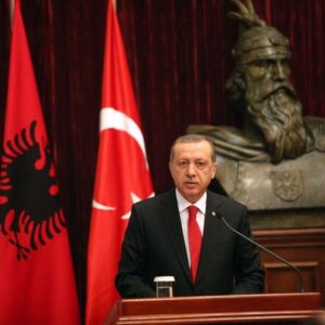 “S’kemi nevojë të marrim leje nga askush”, Erdogan mbështet anëtarësimin e Kosovës në NATO