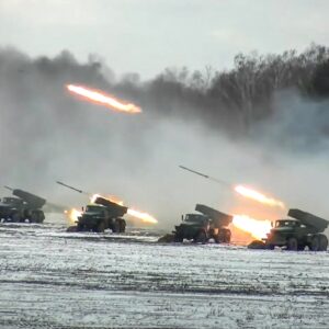 Aspak nuk ia ka frikën Rusisë ky shtet dërgon 1000 armë antitank dhe 500 raketa tokë-ajër në Ukrainë!