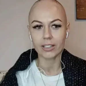 E reja me kancer ka një mesazh për të gjitha vajzat, “Bëni kontrolle sa shkoni në parukeri”