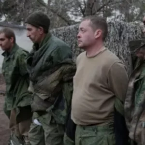 “Ushtarët rusë po vetëplagosen me plumba ukrainas”/ Shërbimet inteligjente zbardhin telefonatën drithëruese