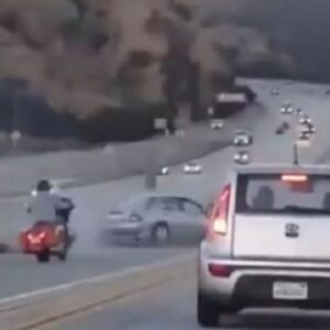 Përplasje Si Nëpër Filma Në Autostradë, Gjithçka Nisi Nga Motoristi(VIDEO)